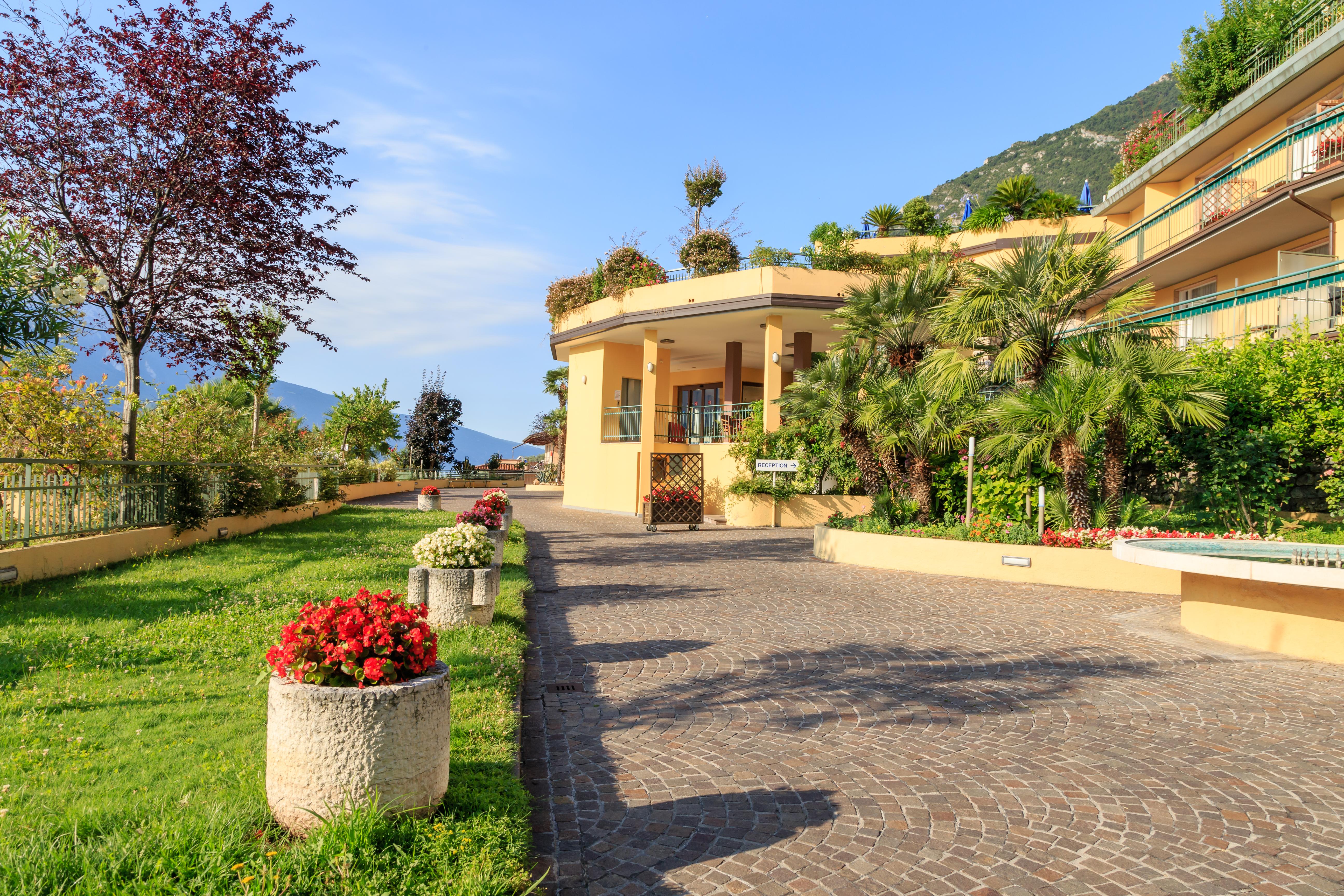 Hotel Cristina Limone sul Garda Exterior photo