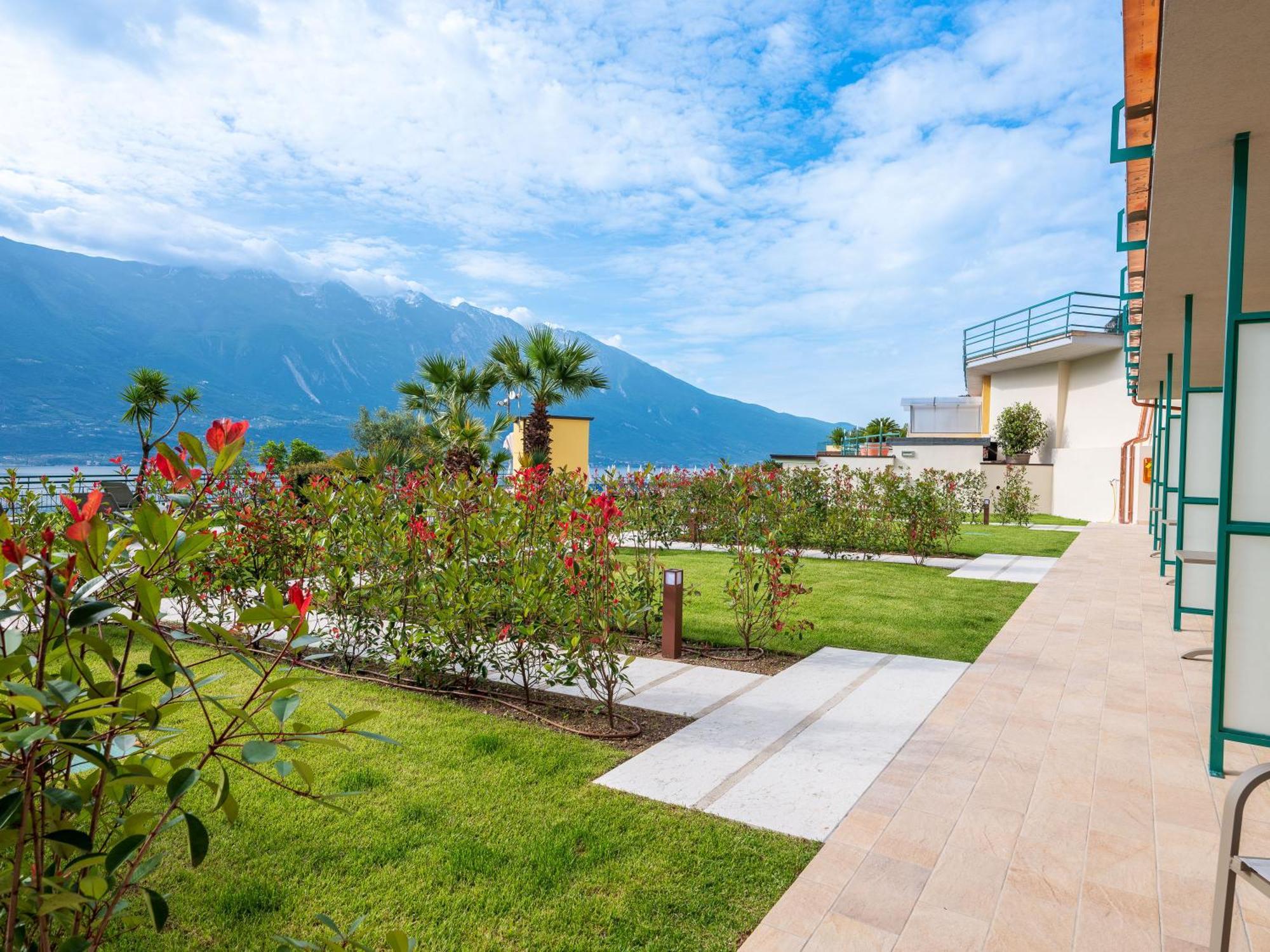 Hotel Cristina Limone sul Garda Exterior photo